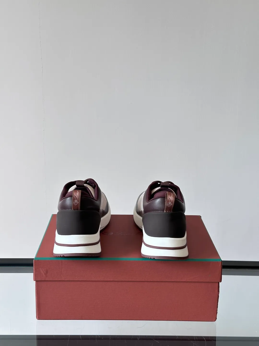 Factory price: 540💰Loro men's shoes💰iana niche Loro classic jogging shoes, men's lace-up casual shoes and sneakers, high-quality lightweight and comfortable fabrics, suitable for outdoor leisure, the color scheme is young and energetic, and it looks great with sportswear or casual suits! Size: 39-45 (customized at 38.45.46)